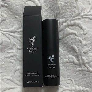 Younique stick foundation chiffon